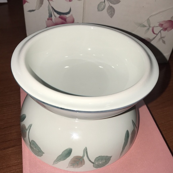 NWT Porcelain covered box-Silk Flowers by Mikasa - Picture 6 of 11